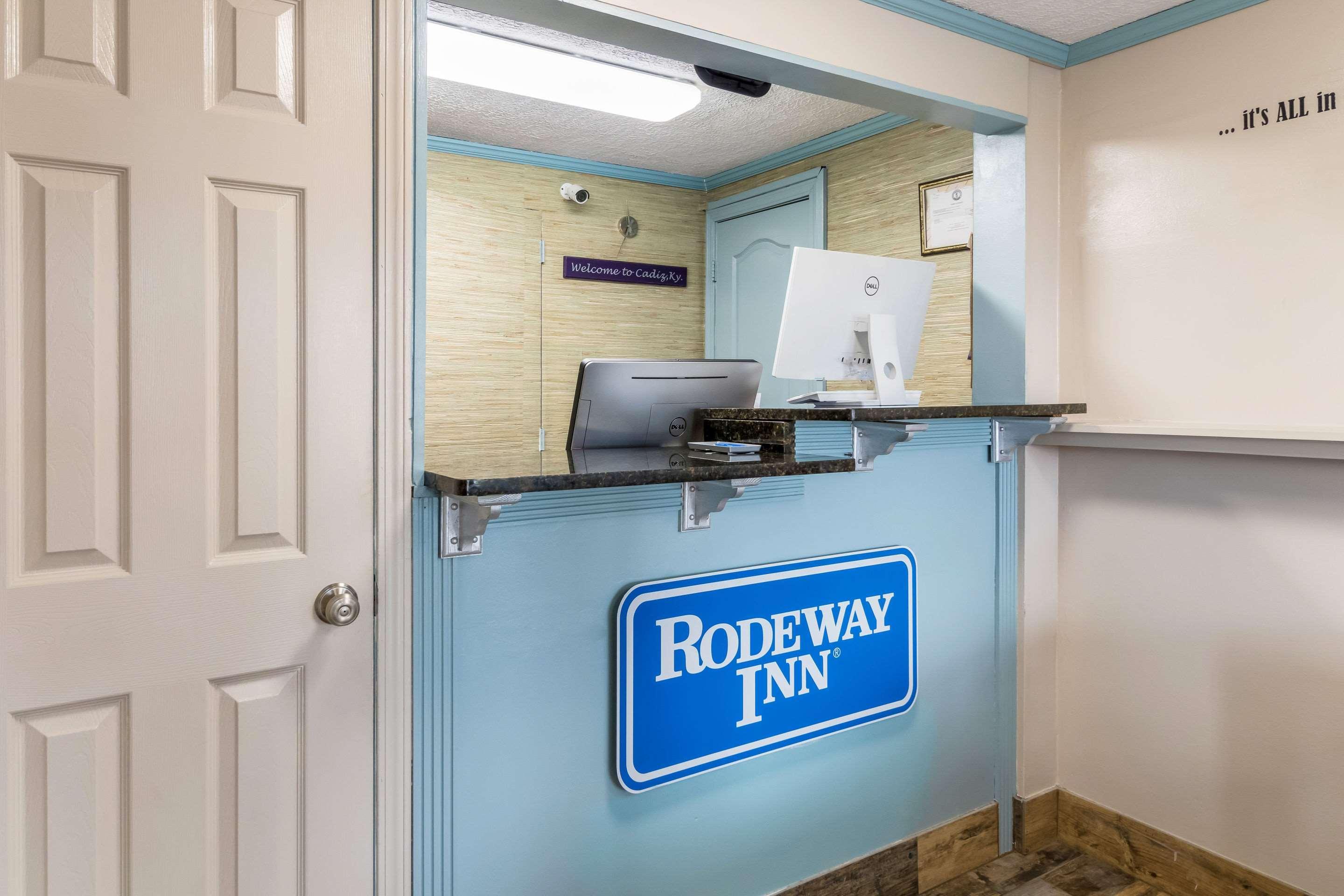 Rodeway Inn Cadiz Buitenkant foto