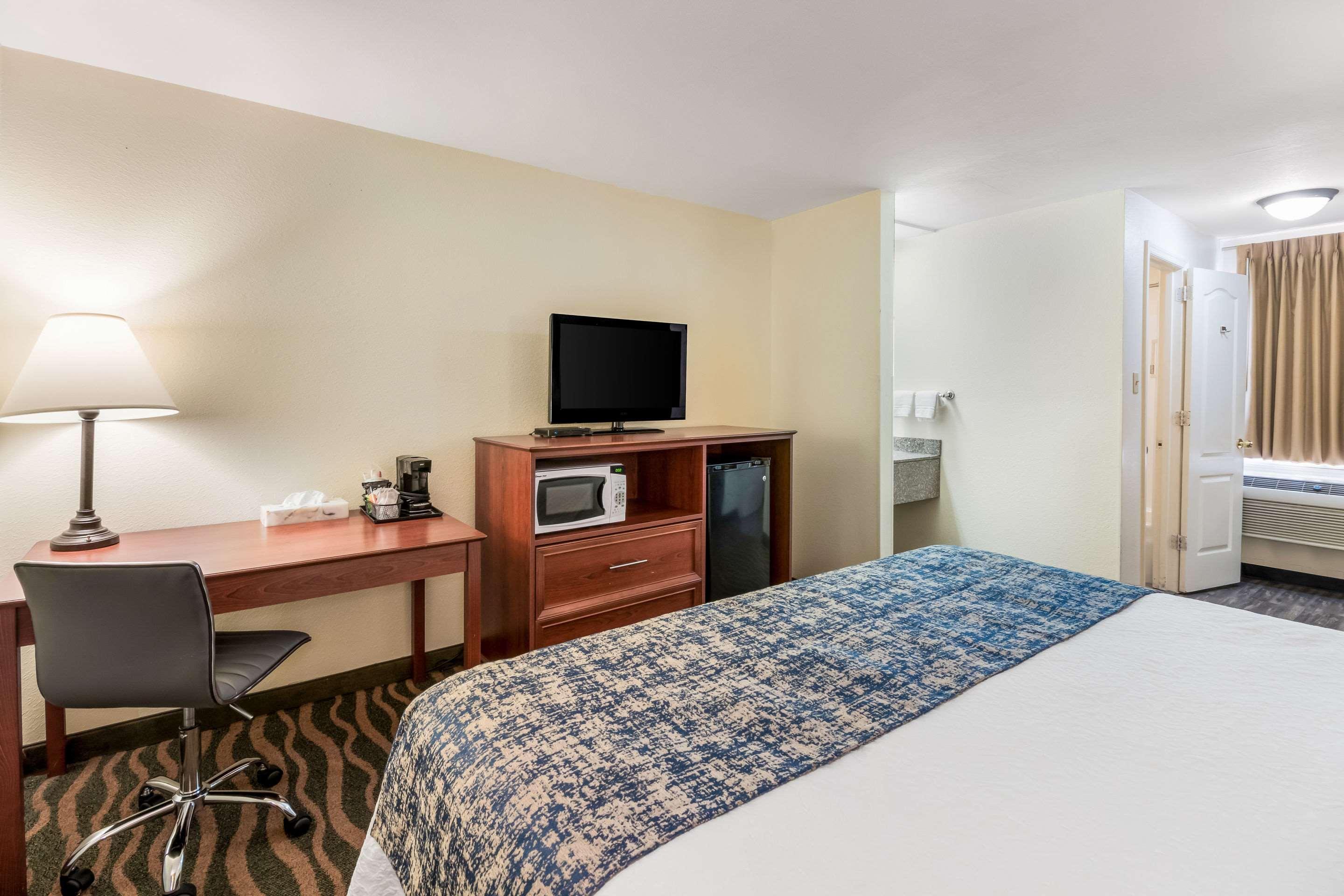 Rodeway Inn Cadiz Buitenkant foto